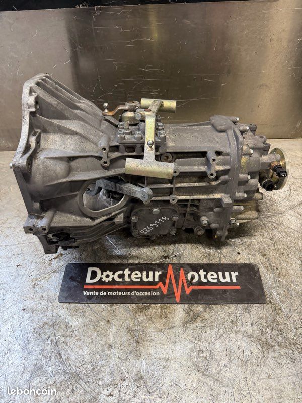 Boite de vitesses IVECO 2.8L 8869118 5S200